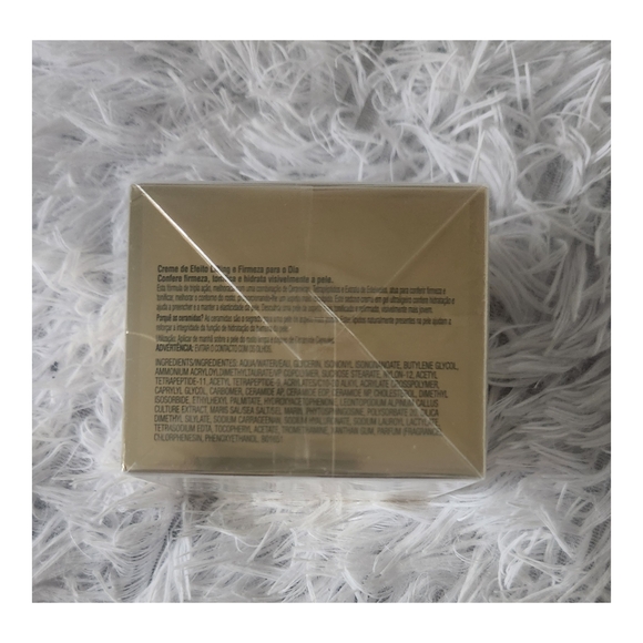 Elizabeth Arden Advanced Ceramide Lift and Firm Day Cream - Gold and White - Picture 4 of 10